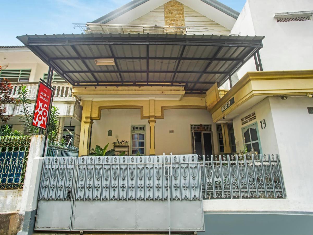 Oyo 90771 Mess 19 Syariah Hotell Bandar Lampung Eksteriør bilde
