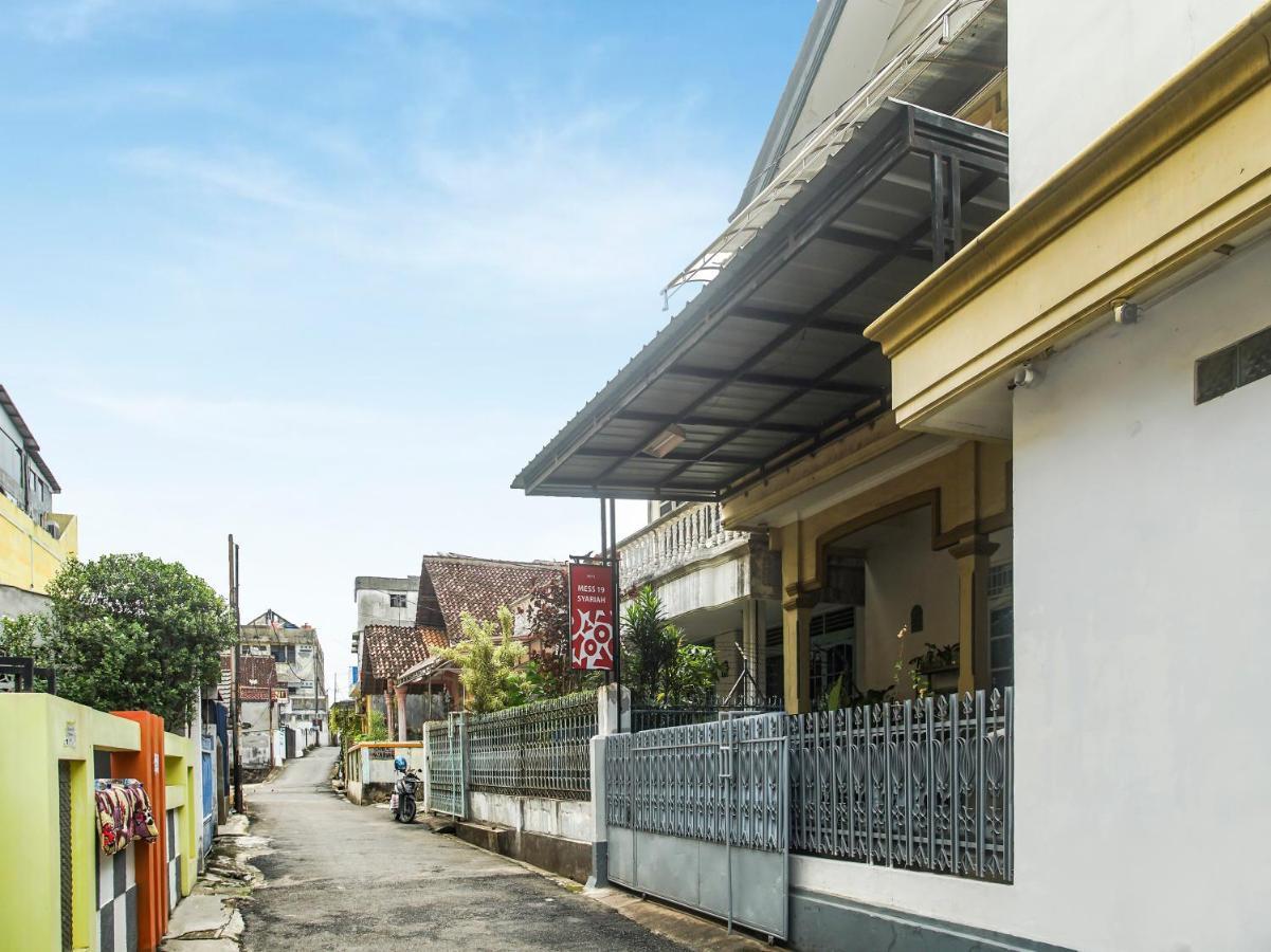 Oyo 90771 Mess 19 Syariah Hotell Bandar Lampung Eksteriør bilde